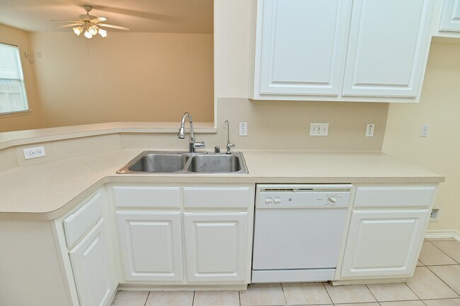 Building Photo - 16827 Bellmoor Ln