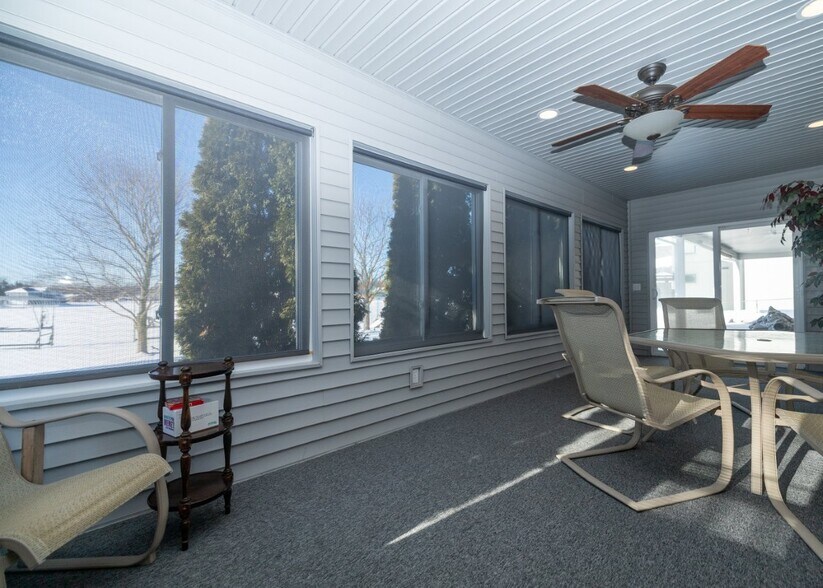 Screened-in Porch - 504 Burgess Dr