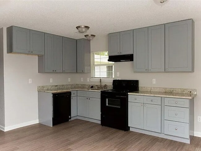 Building Photo - Carolina beautiful home