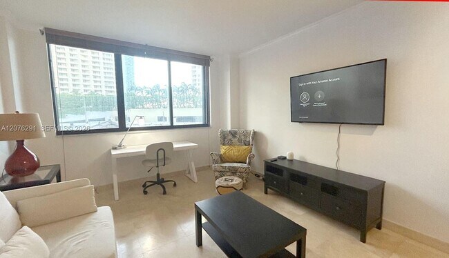 Building Photo - 540 Brickell Key Dr