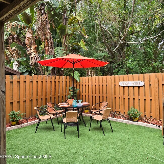 Building Photo - 8761 Ilex Ct