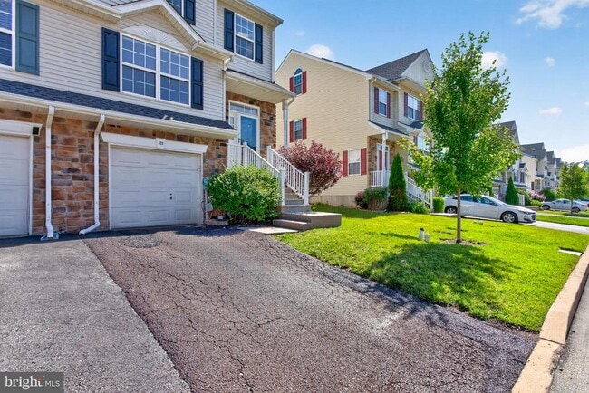 Building Photo - 323 Glenn Rose Cir