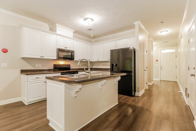 Building Photo - 1977 Kenlock Dr