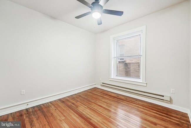 Building Photo - 4300 Chestnut St