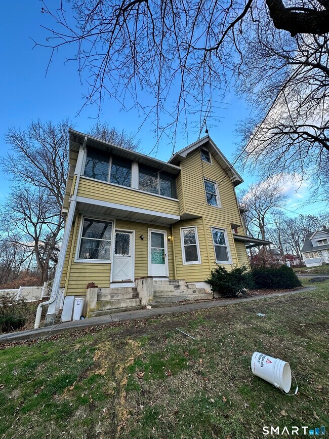 Building Photo - 19 High St