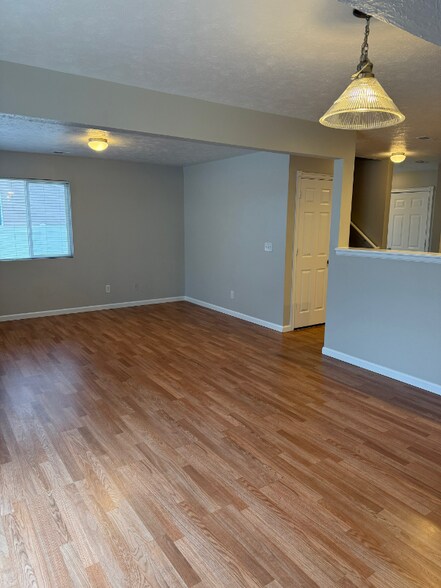 Building Photo - 2736 Koven Dr