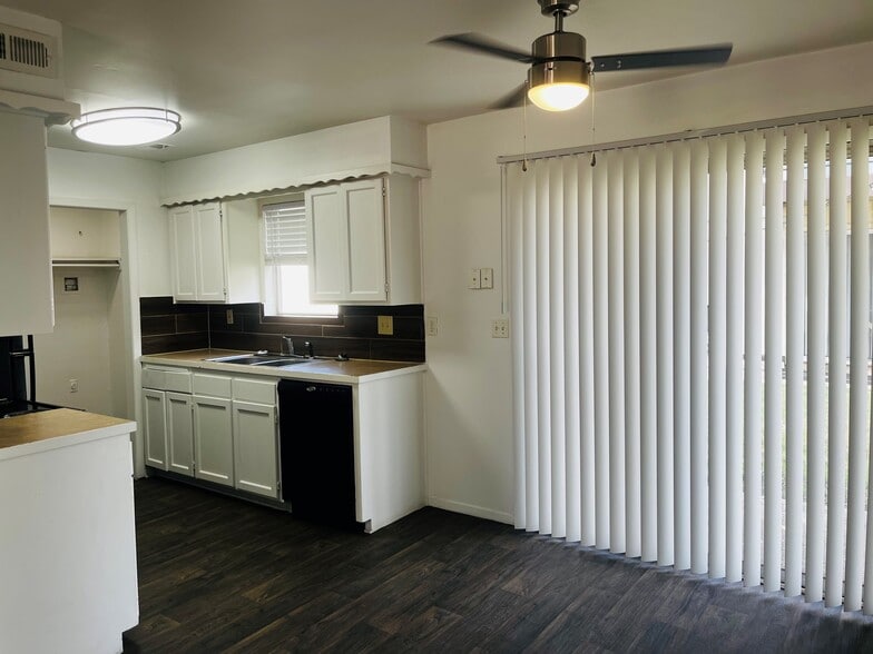 Primary Photo - Golf Park