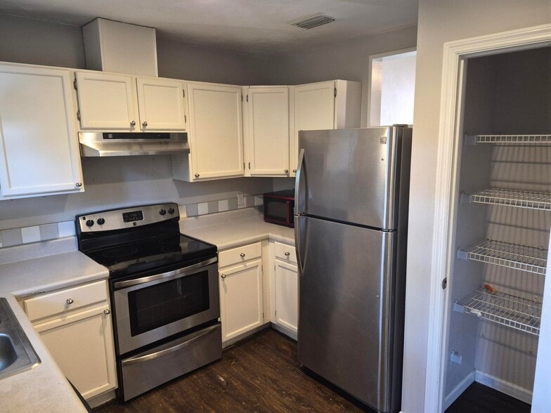 Building Photo - 4166 Laurel Oak Cir