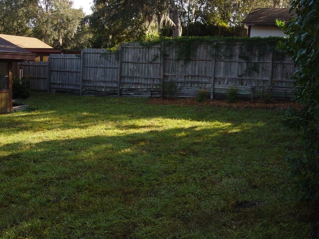 Building Photo - 1440 Vista Pl