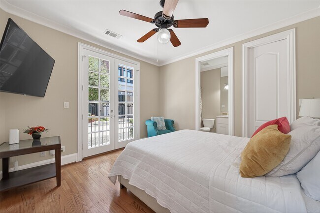 Building Photo - 105 Detering St