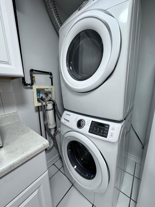 Building Photo - 240 W 31st St