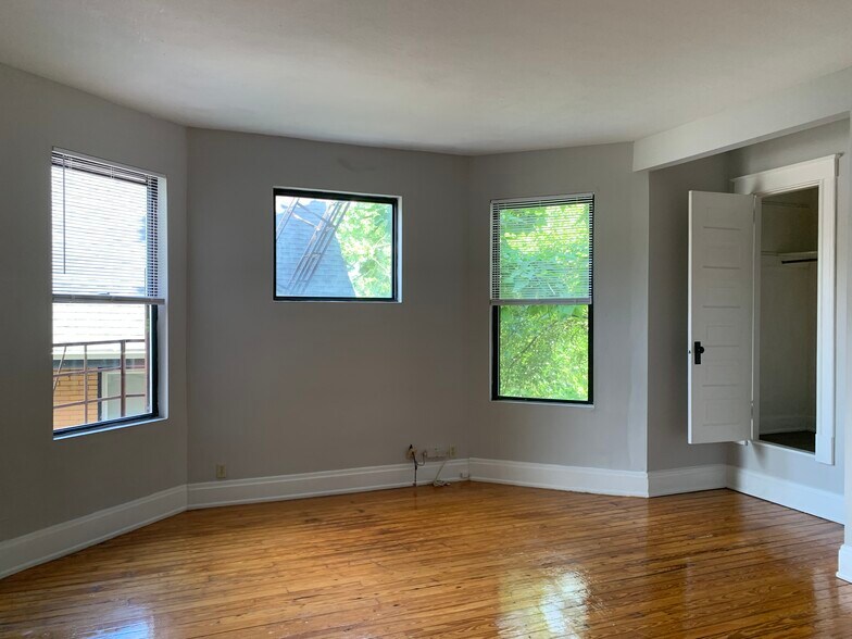 Building Photo - 287 McCormick Plz