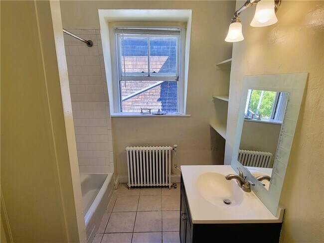 Building Photo - 106 Touro St