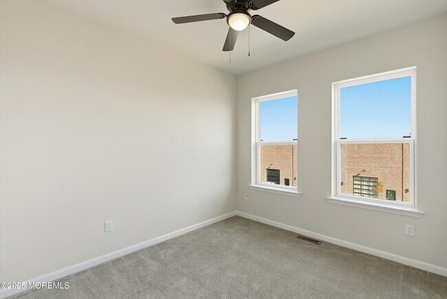 Building Photo - 12 Barton Ave