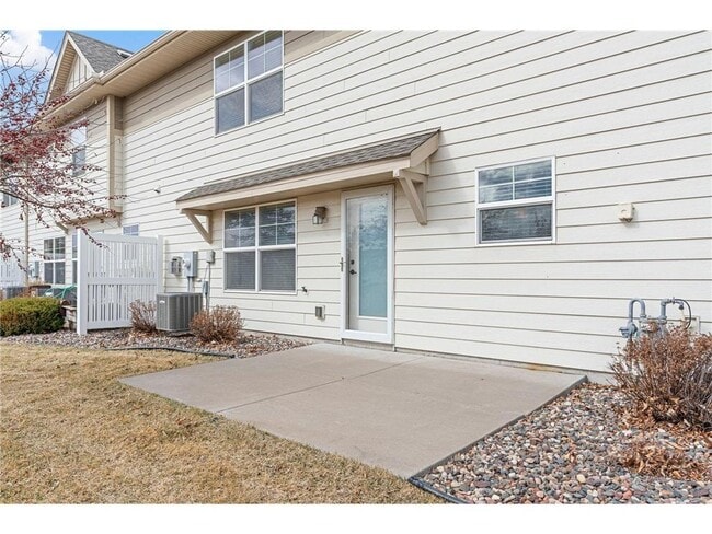 Building Photo - 3262 Red Oak Trail