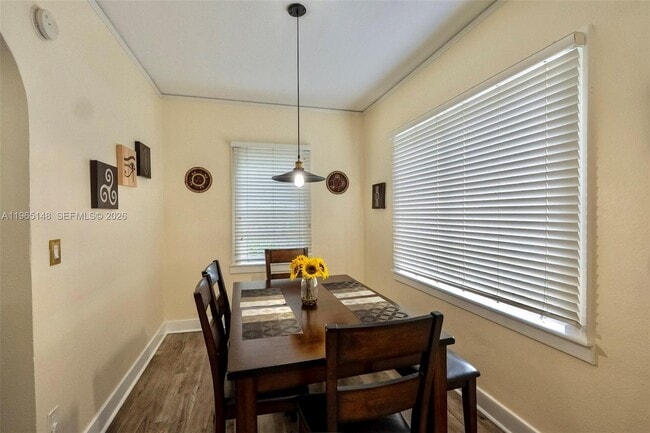 Building Photo - 906 Genoa St