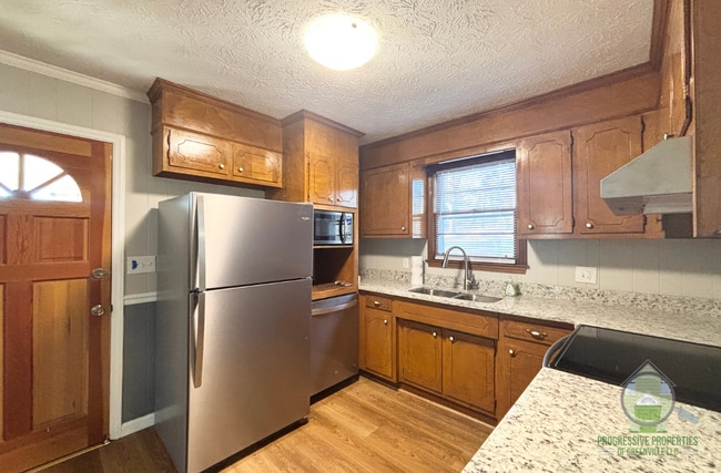 Building Photo - 17 Eula St
