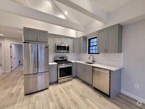 Building Photo - 3 bedroom in ASTORIA NY 11103