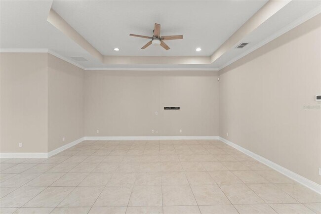 Building Photo - 13833 Behring Ave