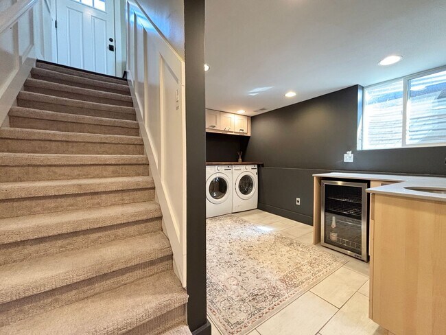 Building Photo - Gorgeous Sugarhouse Remodel!