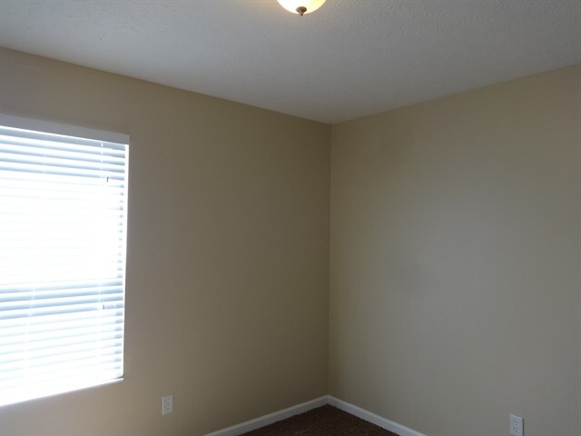 Building Photo - 838 Avalon Dr