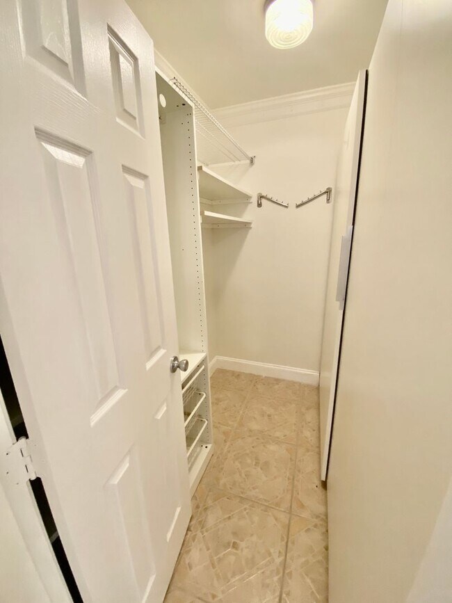 Building Photo - Great Condo in Pompano Beach Just West of ...