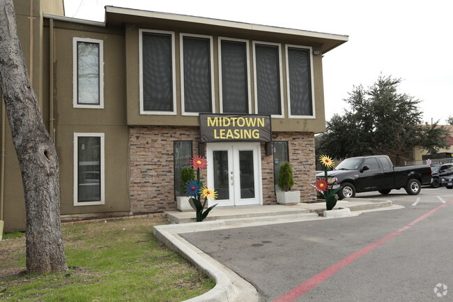 Building Photo - Lyric Midtown Apartments