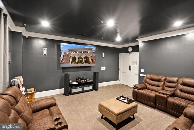 Building Photo - 2465 Army Navy Dr