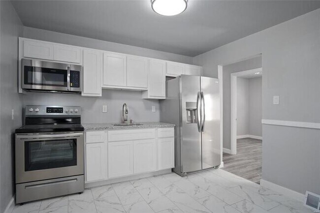 Building Photo - Fantastic 3bd/1ba home! Coming soon!