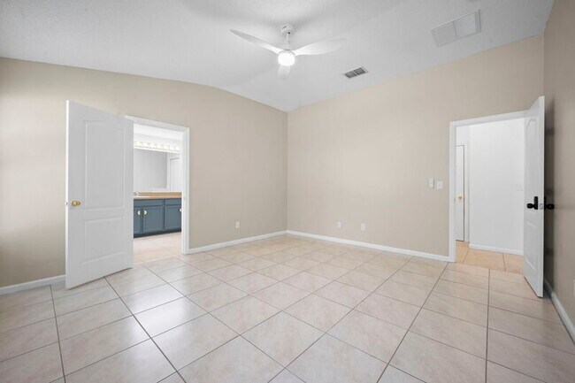 Building Photo - 843 Bonaparte Landing Ct