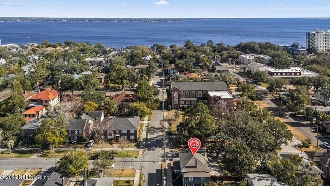 Building Photo - 2843 Oak St