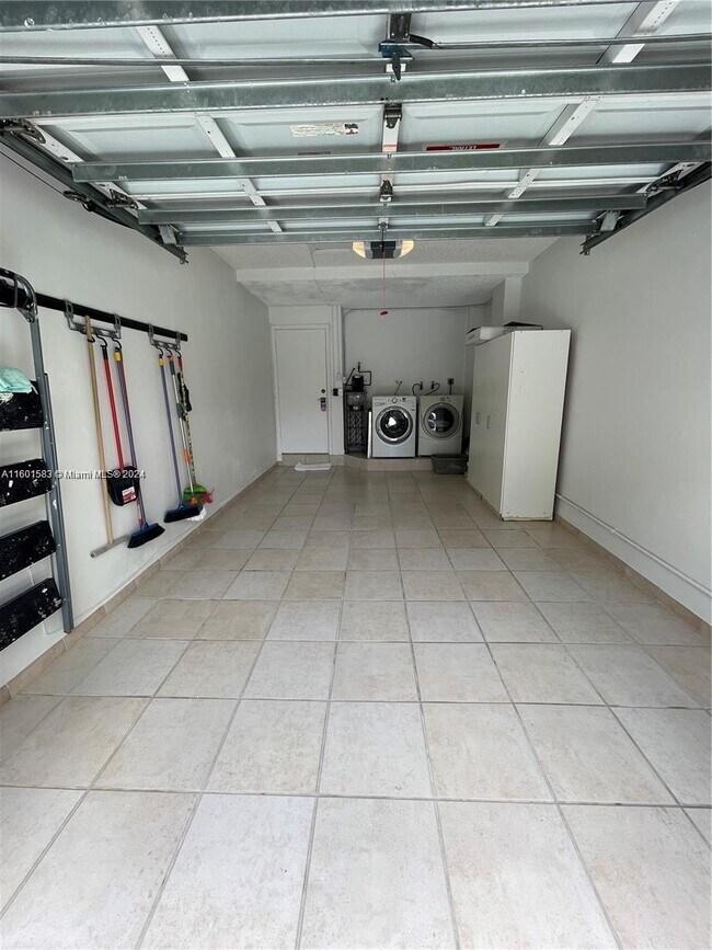 Building Photo - 15241 SW 37th Ter