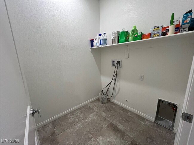 Building Photo - 7919 Satiny Ct