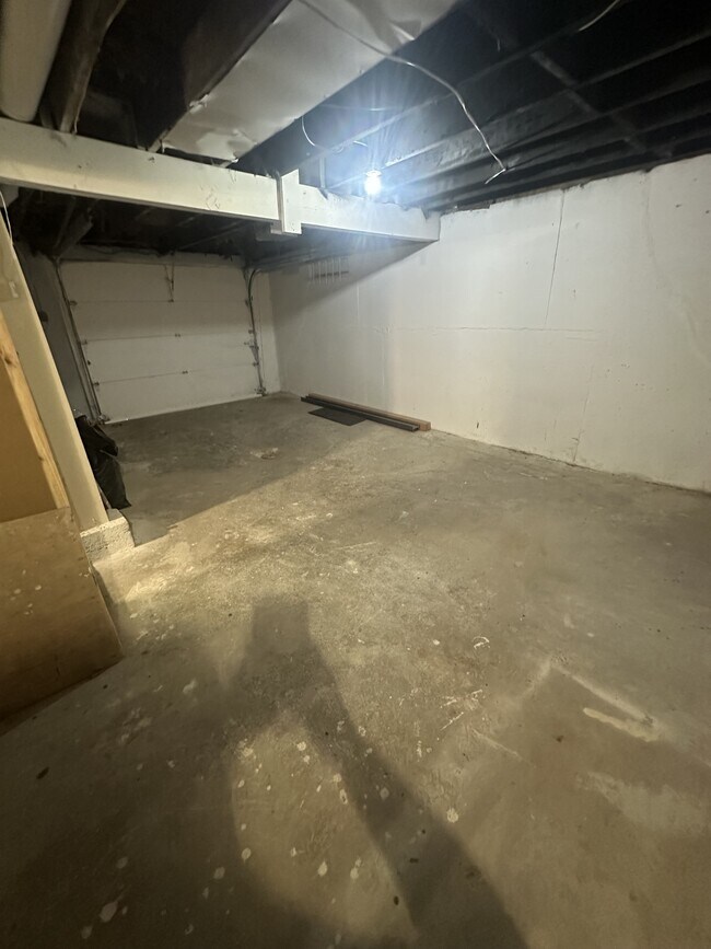 Building Photo - 3920 Spruce Ave