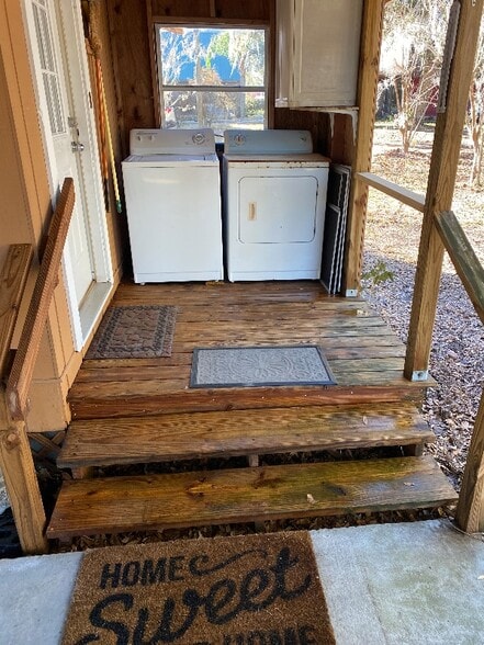 Building Photo - 832 E Keysville Rd