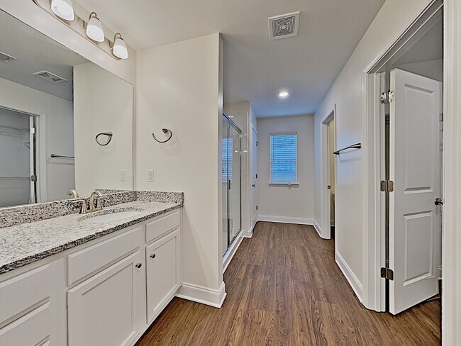 Building Photo - 407 Levon Ct