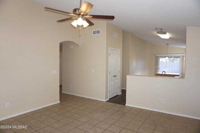 Building Photo - 2201 S St Suzanne Dr