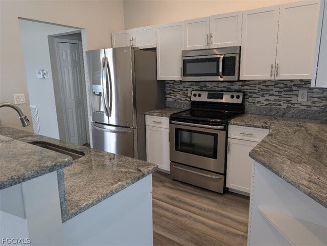 Building Photo - 4614 SW 7th Ave