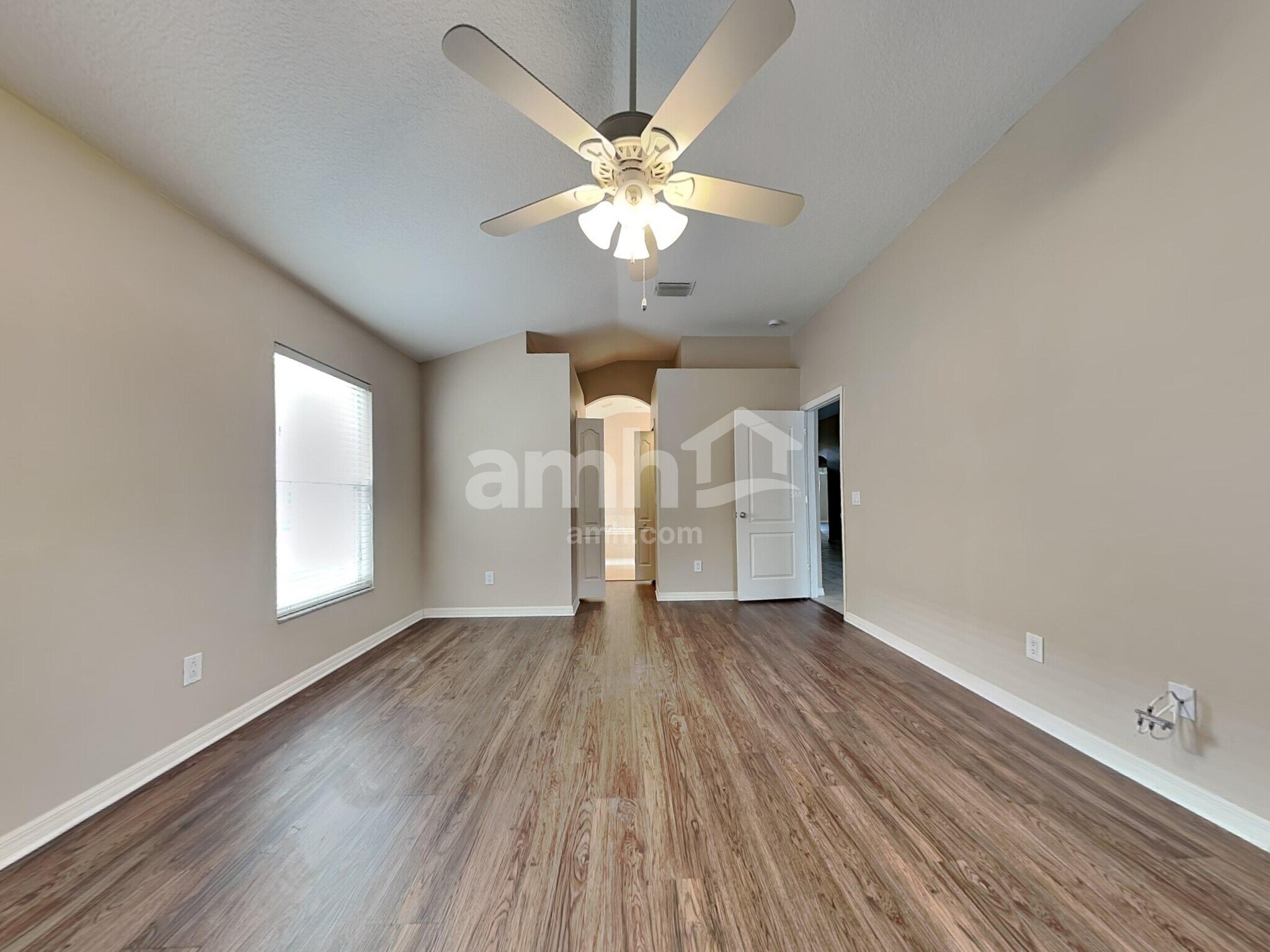 Building Photo - 9827 White Barn Way