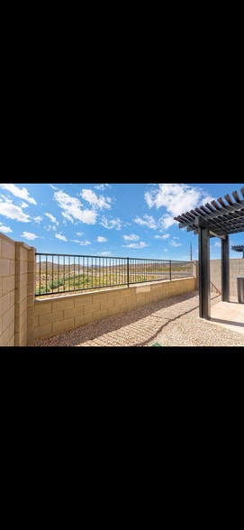 Building Photo - 3919 E Razor Dr