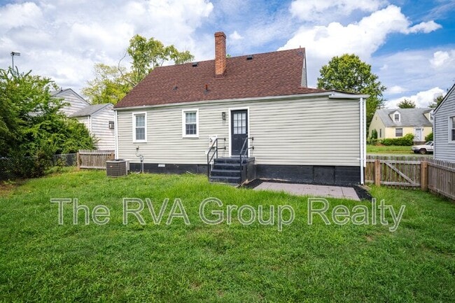 Building Photo - 712 Hill Top Dr