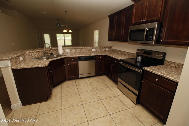Building Photo - 1034 Breakaway Trail