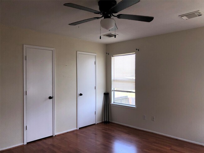 Building Photo - 9515 Eaglewood Spring Dr