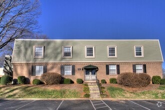 Building Photo - Cozy 2-BR Dilworth Condo - Move-In Ready!