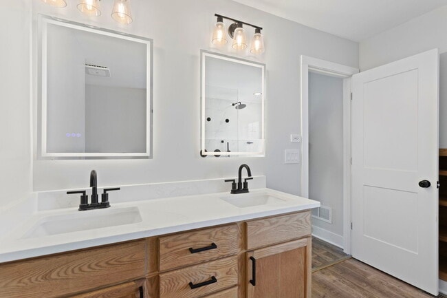 Building Photo - 1873 Grassy Knoll Ct