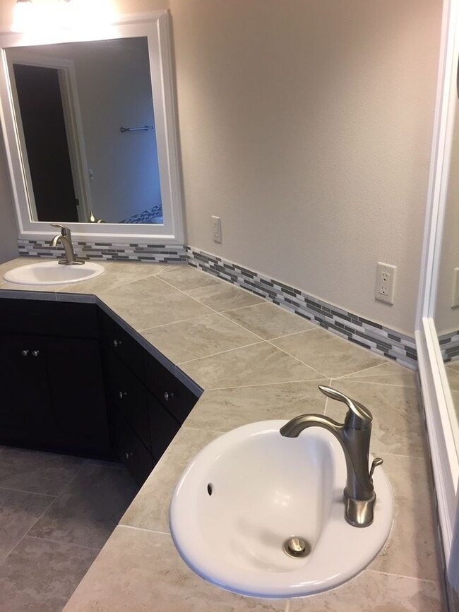 Building Photo - 2896 Northwest San Pedro Avenue