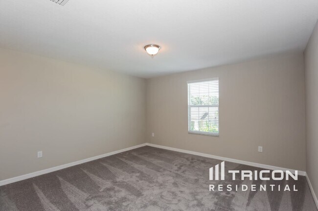 Building Photo - 2012 Broad Winged Hawk Dr