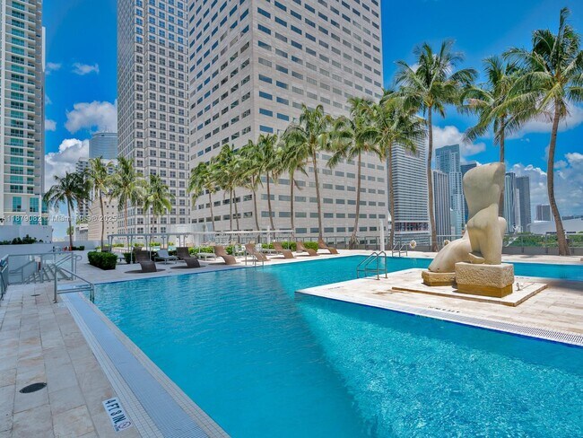 Building Photo - 325 S Biscayne Blvd
