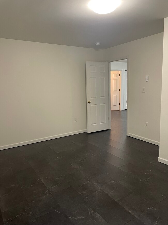 Building Photo - 120 Chambers Aly