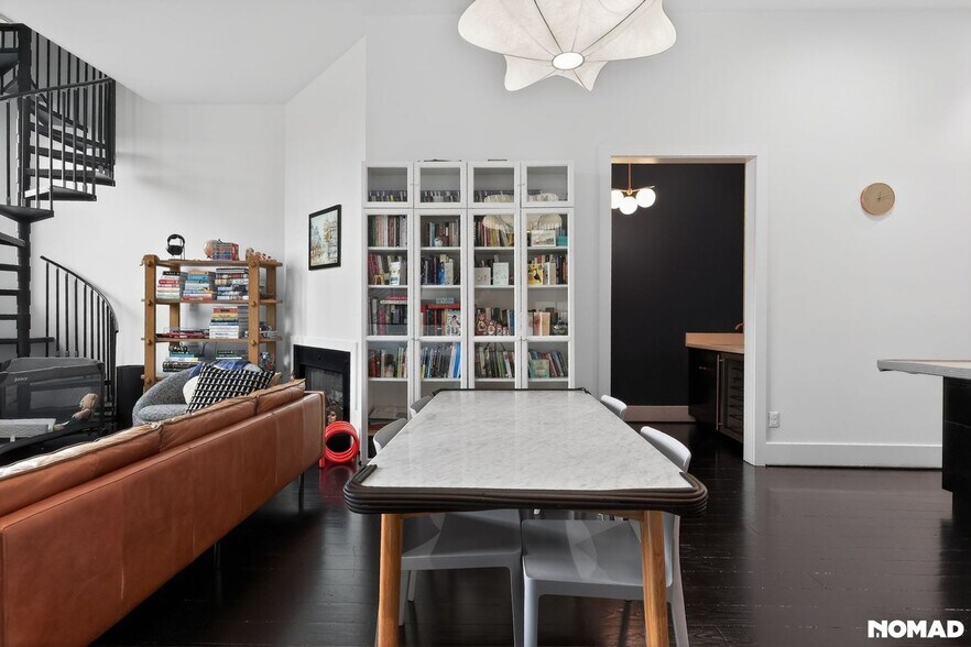 Building Photo - 2225 Hopkins St